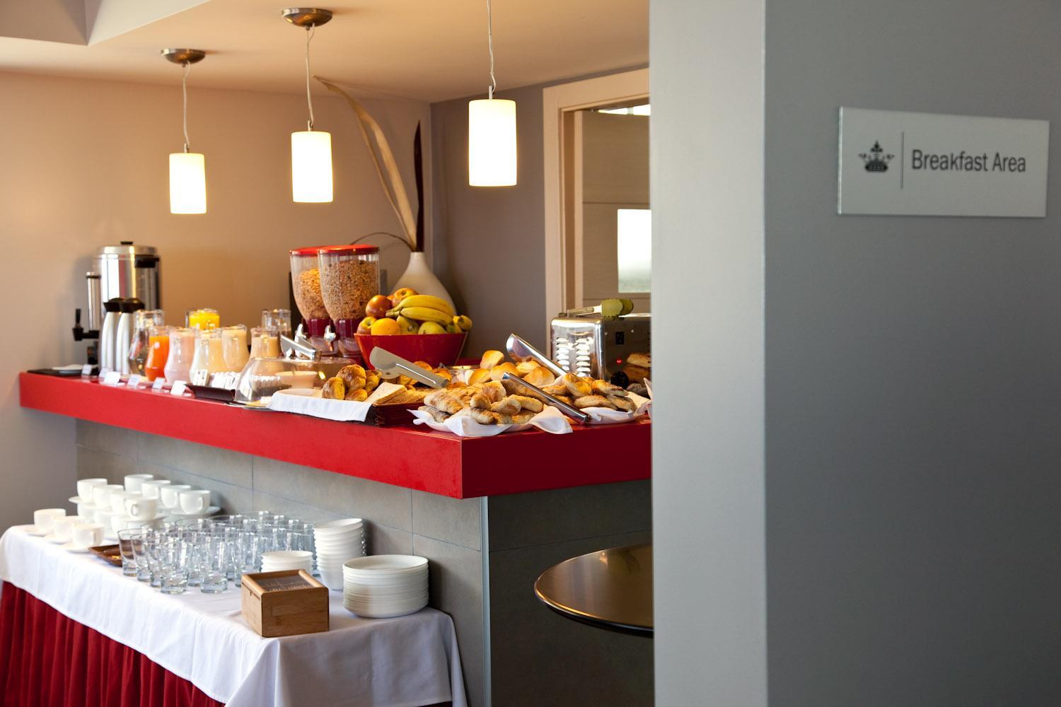 Regency Way Montevideo Hotel Esterno foto